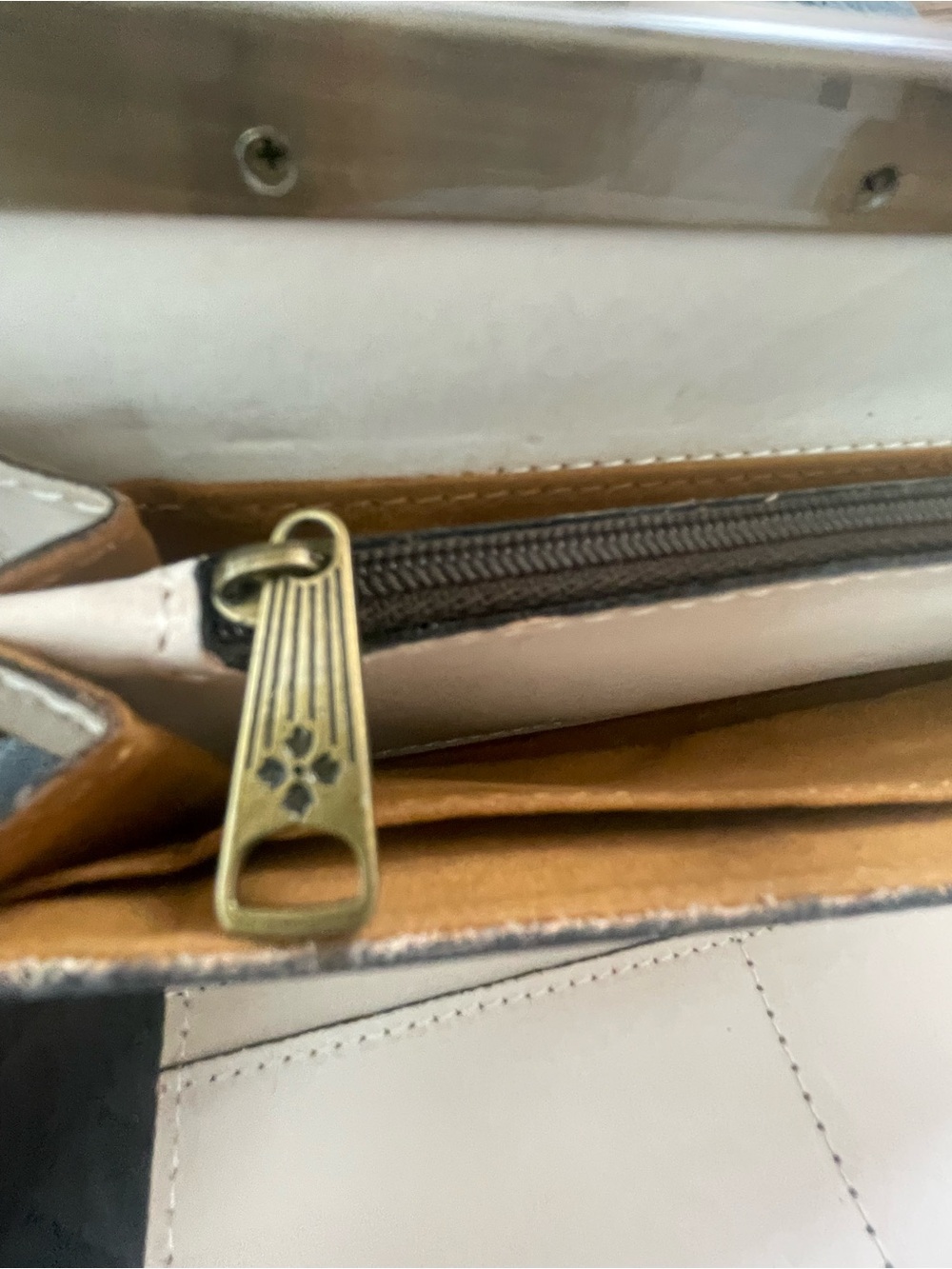 Patricia Nash Cauchi Wallet Chalk White Tooled Leather Western Luxe Cottagecore - Picture 4 of 16